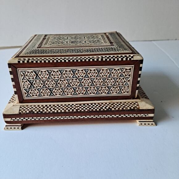 Vintage Egyptian Mother of Pearl Cigarette Case Décor in laid Wooden Musical Box - Picture 3 of 13